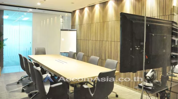 11  Office Space For Rent in Silom ,Bangkok BTS Sala Daeng at Silom Complex AA10757